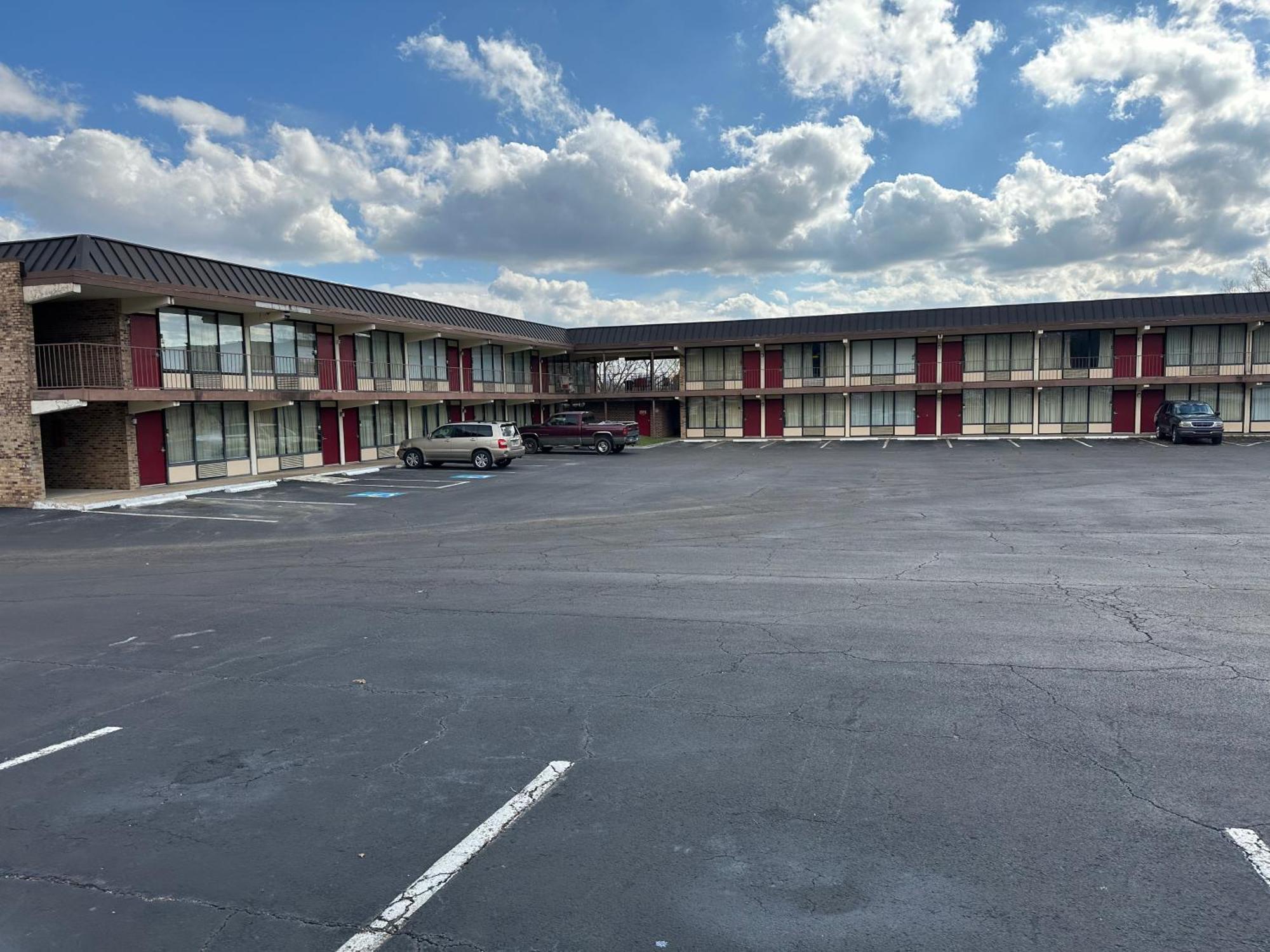 Paris Inn And Suites Exterior photo